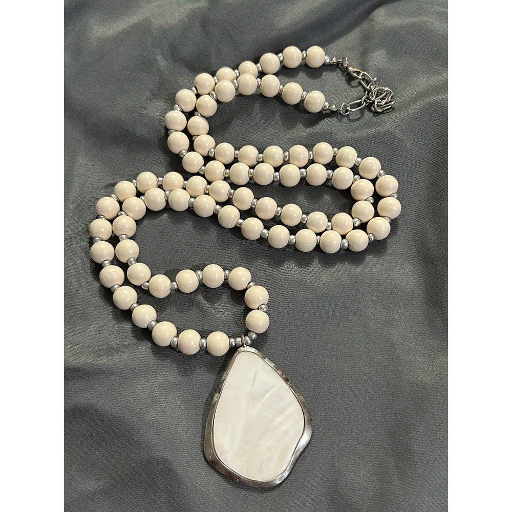 White Beaded Fashion Necklace with Large Pendant